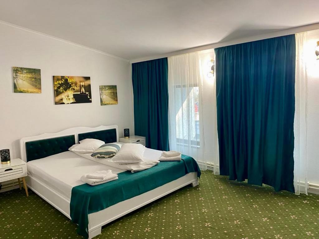 קריובה Hotel Green House מראה חיצוני תמונה
