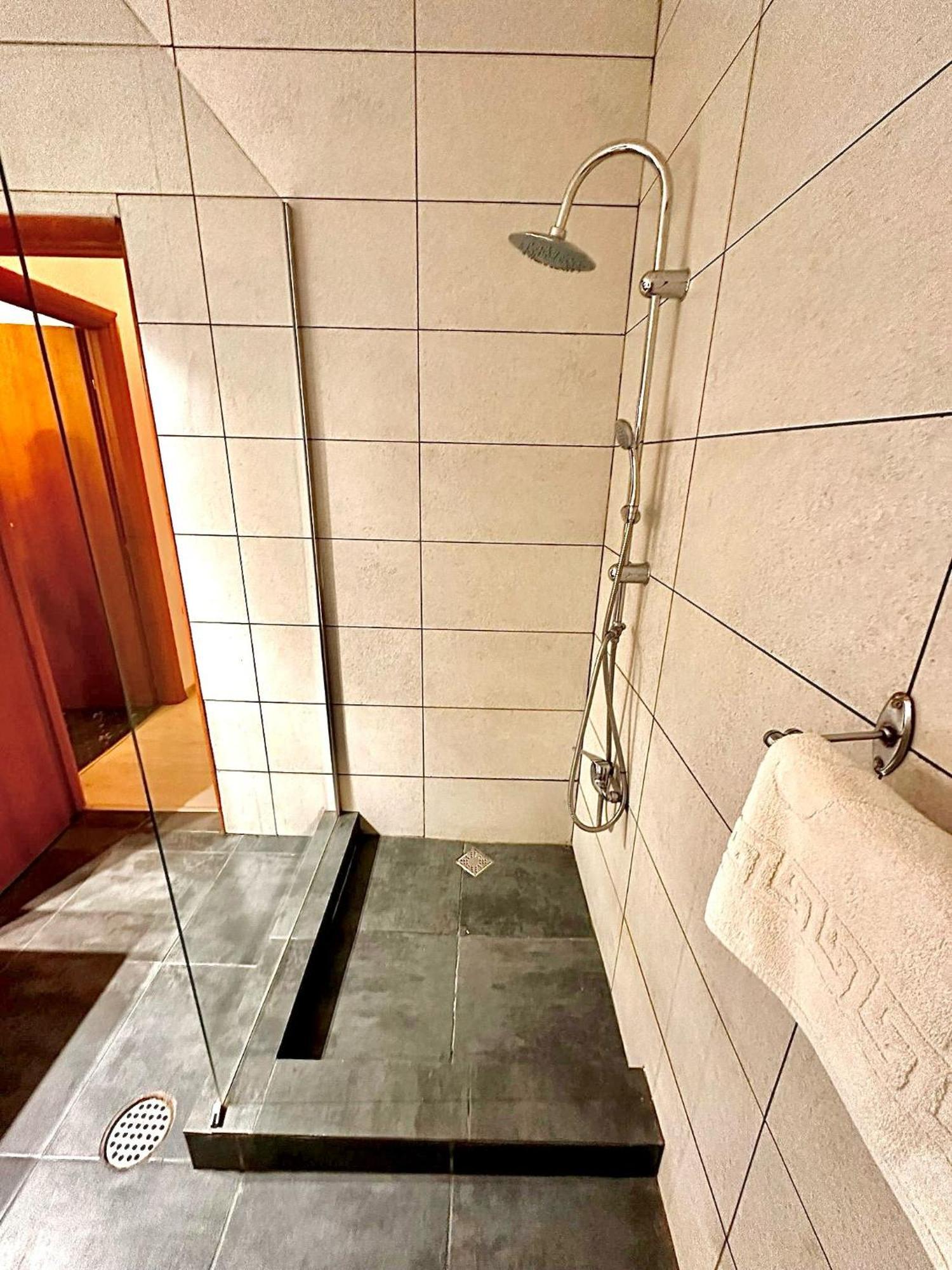 קריובה Hotel Green House מראה חיצוני תמונה