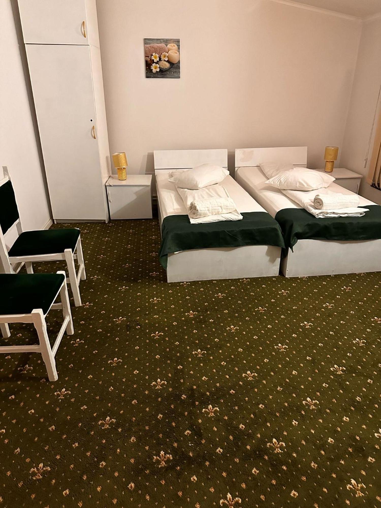 קריובה Hotel Green House מראה חיצוני תמונה