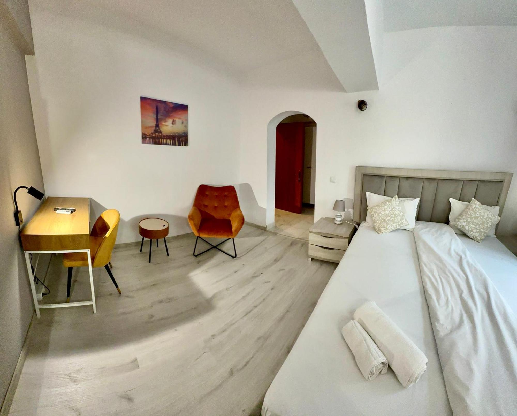 קריובה Hotel Green House מראה חיצוני תמונה